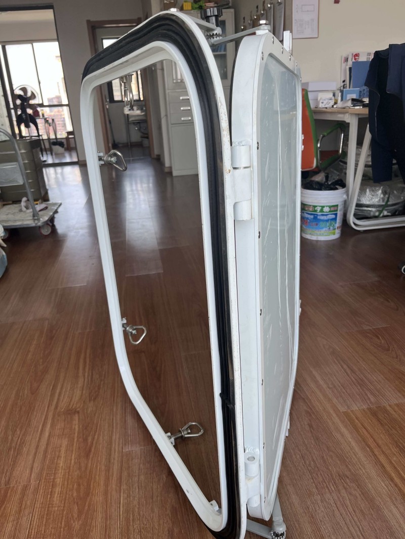 铝质水密窗